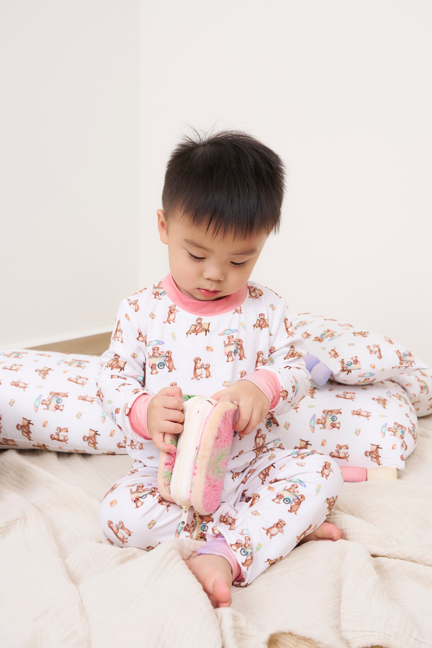 Otters Jiak Ice Cream - Pyjamas Set