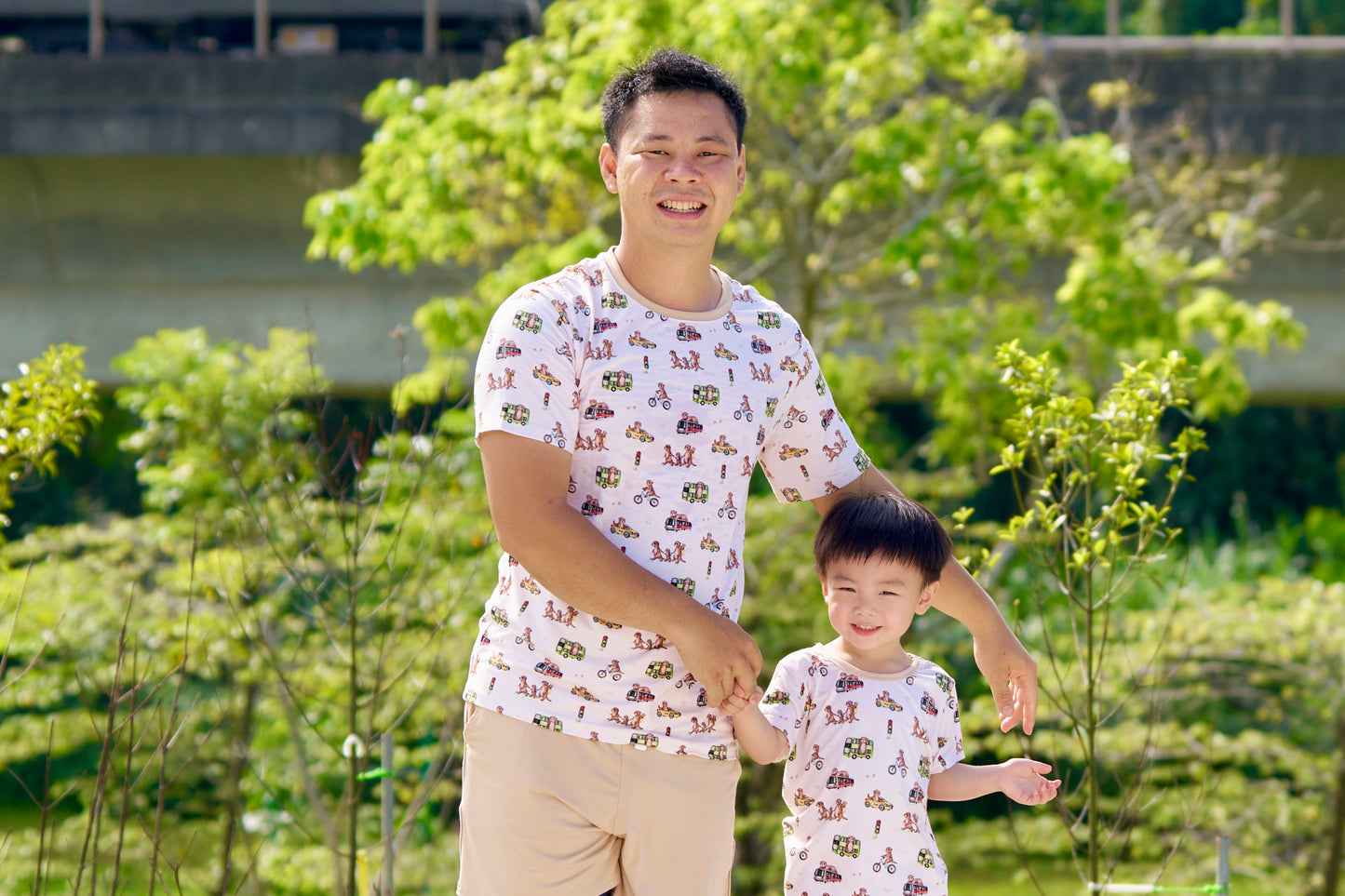 Otters in the City - Adults Day Wear Set